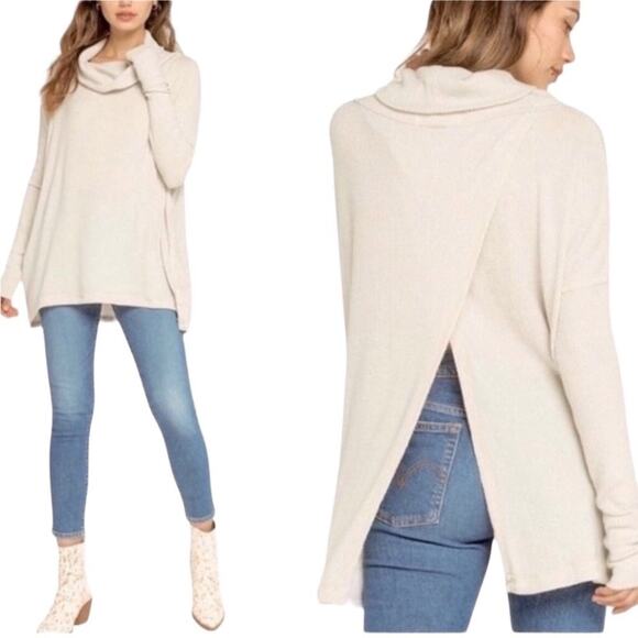 FREE PEOPLE Oversize Split Back Thermal Top Women S Beige Juicy Boho Cottage NWT - Picture 1 of 11